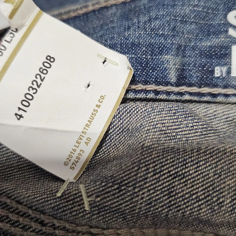 Signature by Levi Strauss one spot